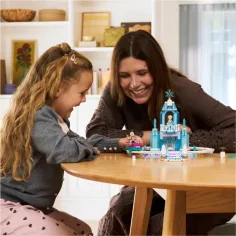 LEGO® Disney: Il castello di ghiaccio di Elsa e le sue avventure con la slitta (43281) immagine 4