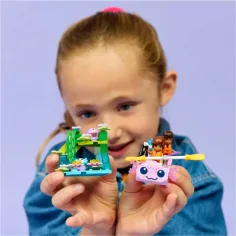 LEGO® Friends: Avventure sulla barca axolotl (42681) immagine 4