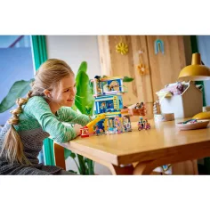 LEGO® Friends: Clubhouse di Heartlake City (42689) immagine 7