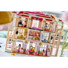 LEGO® Friends: Grand Hotel di Heartlake City (42704) immagine 8