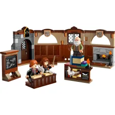 LEGO® Harry Potter: Castello di Hogwarts™ - Lezione di Incantesimi (76442) immagine 2