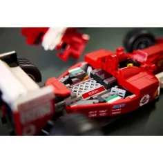 LEGO® Icons: Ferrari F2004 e Michael Schumacher (11375) immagine 8