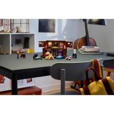 LEGO® Mercoledì: Luogo di Izé (76785) immagine 8