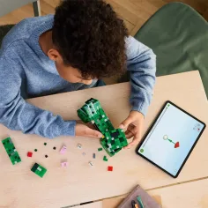 LEGO® Minecraft: Un Creeper™ (21276) immagine 7