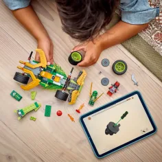 LEGO® Ninjago: Auto da corsa a trazione di Lloyd (71828) immagine 3