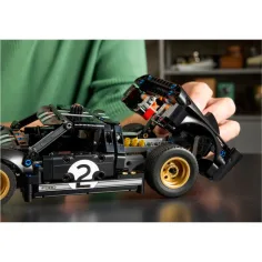 LEGO® Technic: auto da corsa Ford GT40 MKII del 1966 (42223) immagine 6