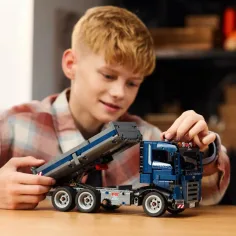LEGO® Technic: Camion con ribaltabile (42203) immagine 4