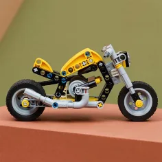 LEGO® Technic: Moto gialla (42225) immagine 5