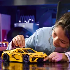 LEGO® Technic: Chevrolet Corvette Stingray (42205) immagine 4