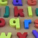 ABC puzzle in legno colorato con lettere minuscole 30x22cm