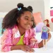 Bambola Barbie Fashionista con capelli rossi e gonna viola - Mattel