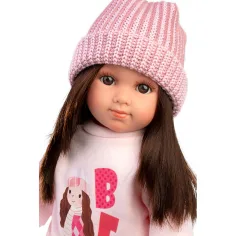 Llorens: bambola Sara da 35 cm con cappellino rosa lavorato a maglia immagine 4