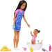 Set di gioco Barbie babysitter con bambola in abito con cuoricini - Mattel