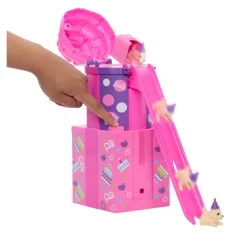 Barbie festa rivelazione set sorpresa con scivolo - Mattel immagine 4