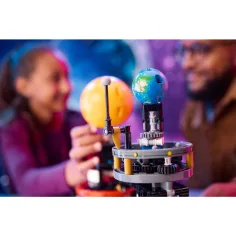 LEGO® Technic: La Terra e la Luna in orbita (42179) immagine 6