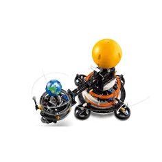 LEGO® Technic: La Terra e la Luna in orbita (42179) immagine 8